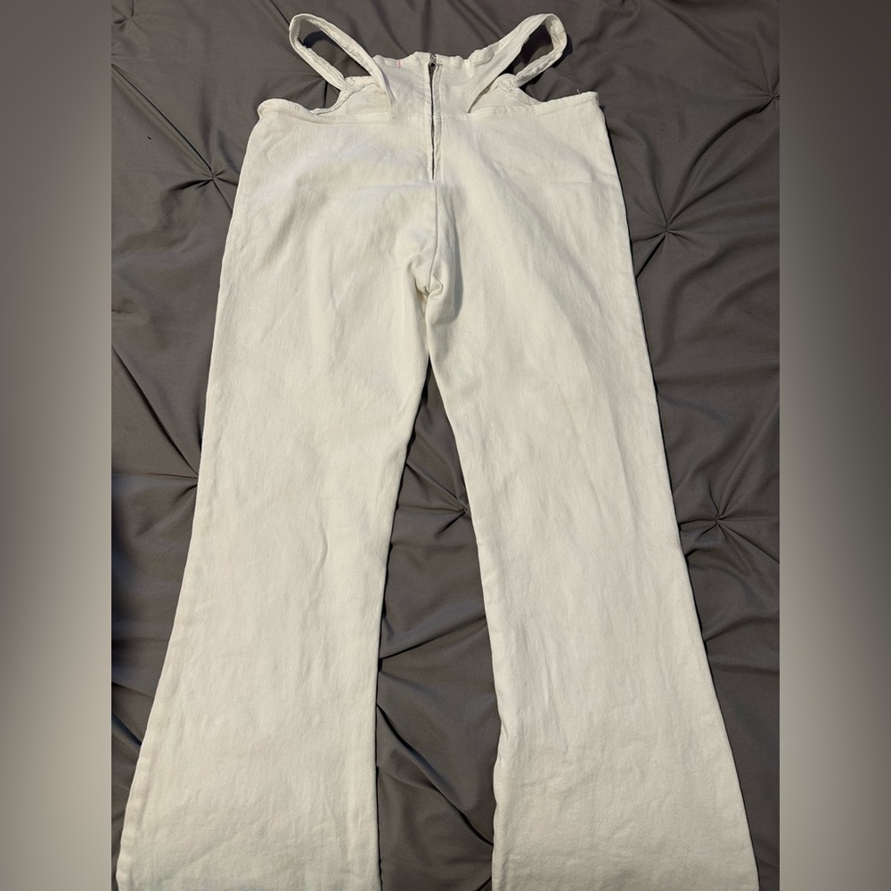Edikted Kira Cut-Out Flared Jeans